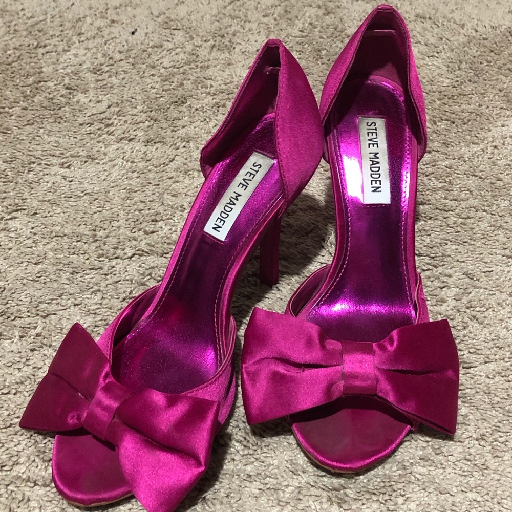 Steve Madden Peep Toe Magenta Heels
